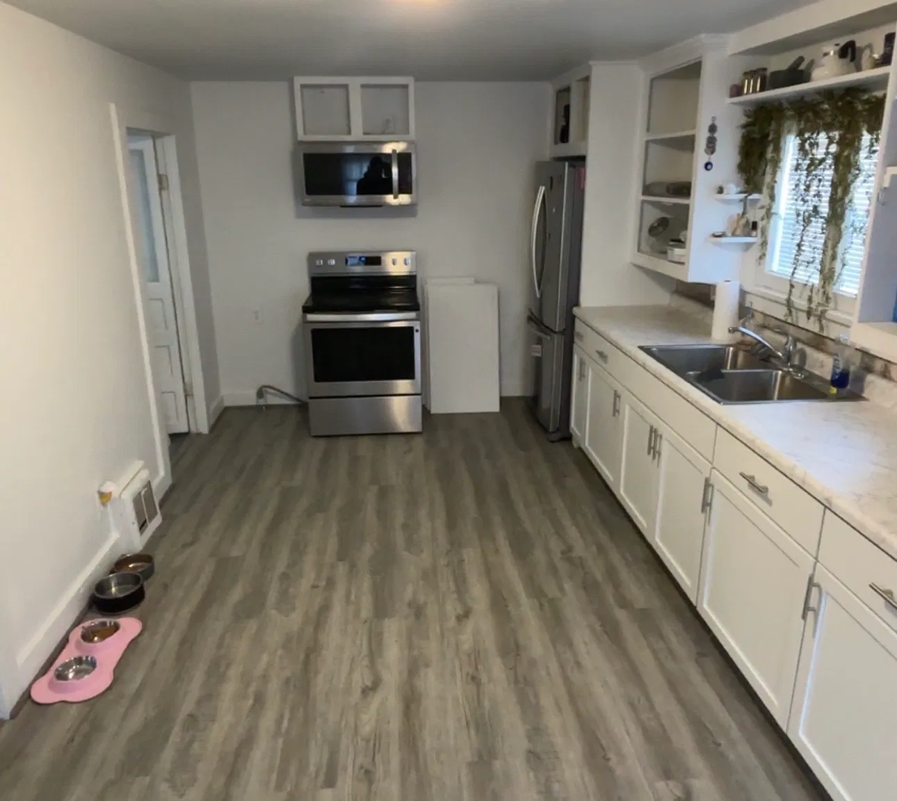 803 Moore St — Photo 1