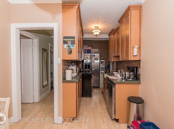 5th image of 842 W Ainslie St