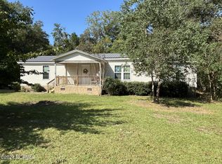 492 Copperhead Ln, Burgaw, NC 28425