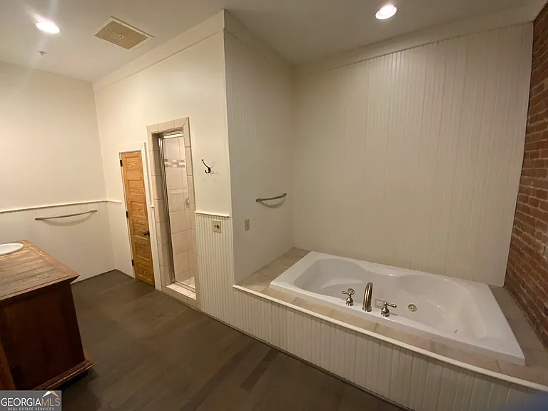 234 Broad St — Photo 15