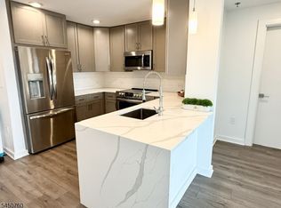 1 Carriage City Plz APT 1620, Rahway, NJ 07065