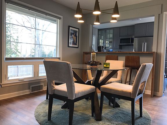 separate dining w park view