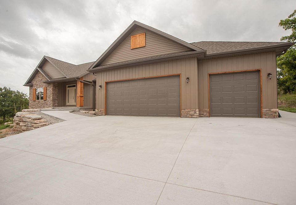 1st image of 1200 Forest Lake Dr