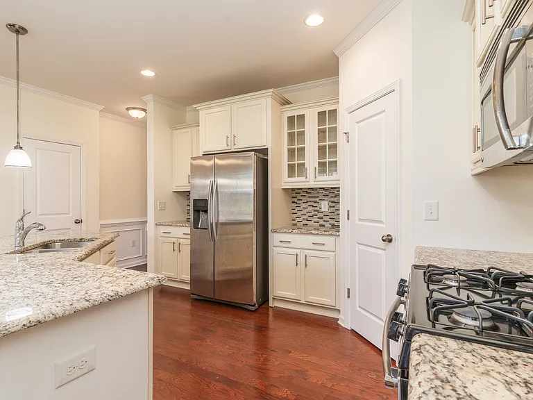 1004 Historic Cir — Photo 5