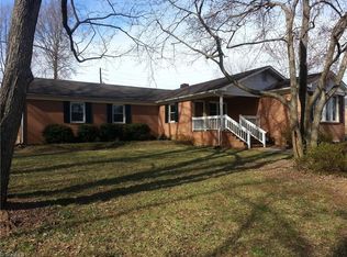 129 Meadowood Rd, Eden, NC 27288