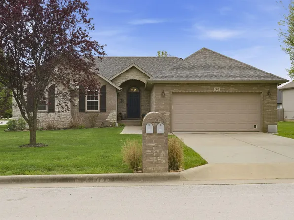 1912 E Warwick Drive, Ozark, MO 65721