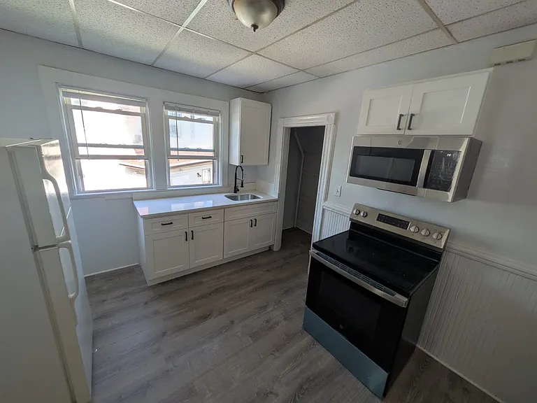 156 Talbot Ave #2 — Photo 7