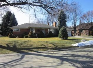 42153 Jo Ed Dr, Sterling Heights, MI 48314