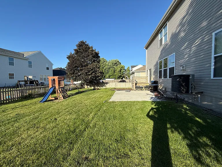 18924 Howe St — Photo 13