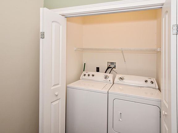 4th image of 207 Mulberry St #2