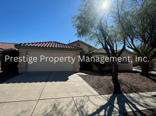 8120 E Slate Ridge Dr, Tucson, AZ 85715