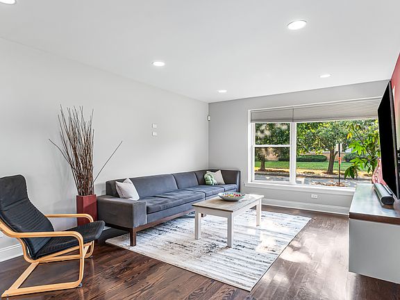 4th image of 8001 S Kostner Ave