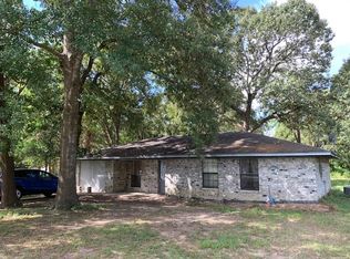 109 Lake Dr, Palestine, TX 75803