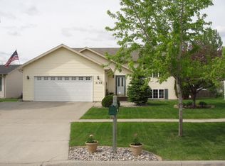 5192 8th Ave N, Grand Forks, ND 58203