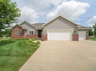 507 Catalina Ave, Waverly, IA 50677