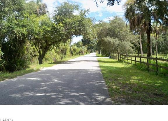 3rd image of 4160 Orange River Loop Rd