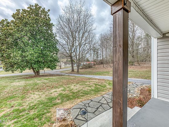 4th image of 105 Eastern Star Rd