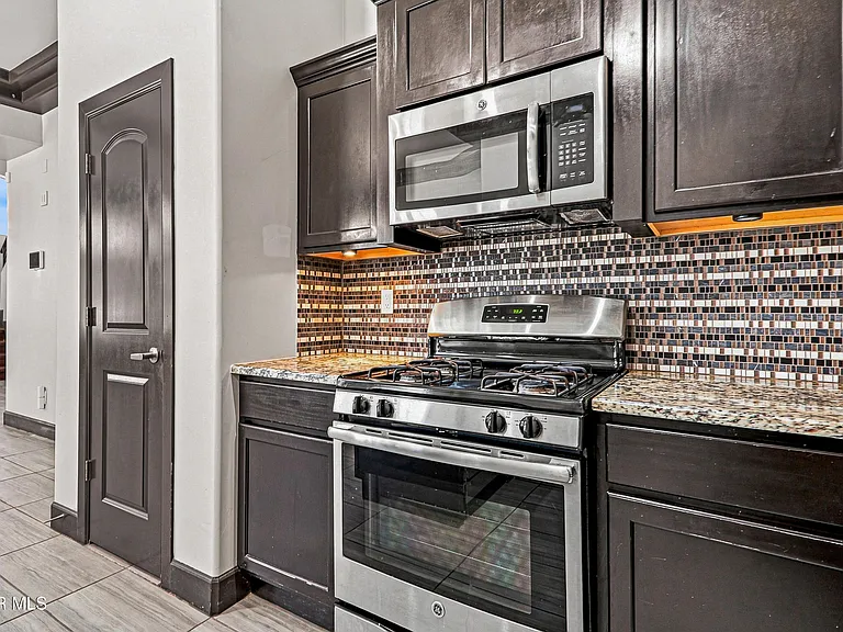 12744 Midland Ct — Photo 36
