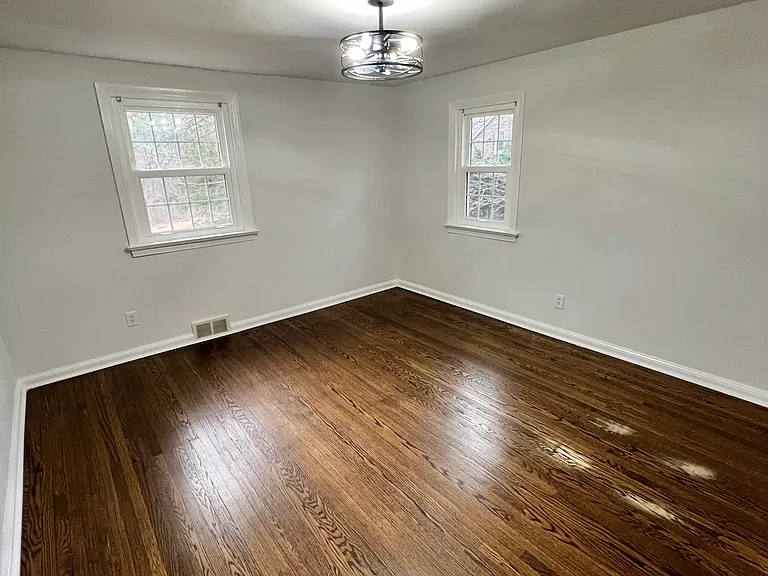 740 Winchester Rd — Photo 11