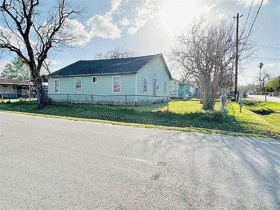 2nd image of 2534 Mierianne St