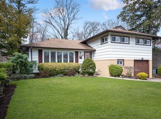 672 Richmond Rd, East Meadow, NY 11554