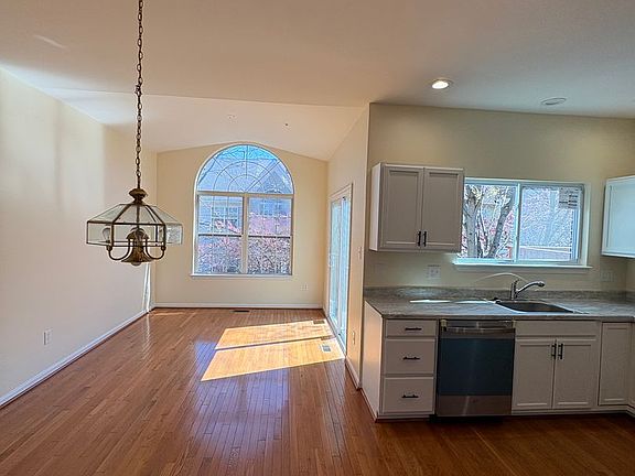 4th image of 4211 Huntshire Rd