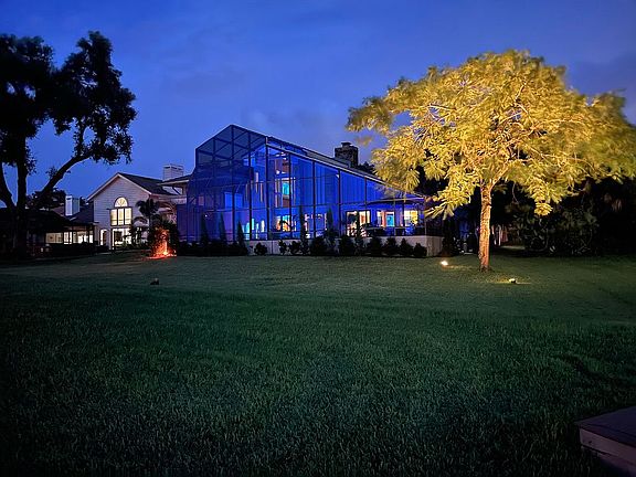 3rd image of 3566 Shoreline Cir