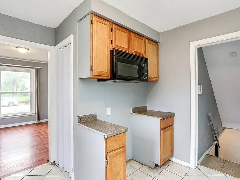 4374 Devonshire Rd — Photo 6