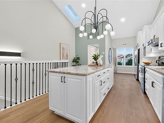 4th image of 100 Pinewood Rd APT 329