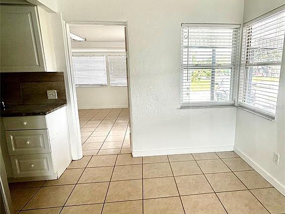 4th image of 2695 Fruitville Rd