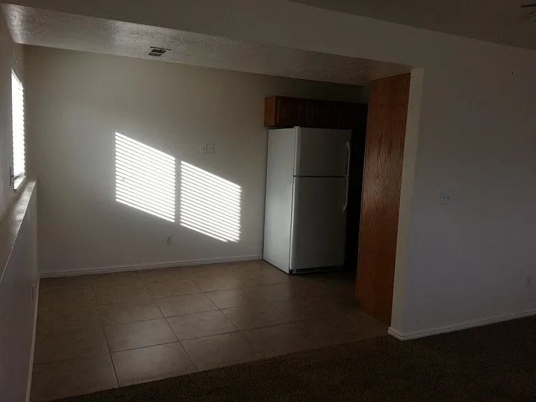 486 W Pacific Dr #3 — Photo 8