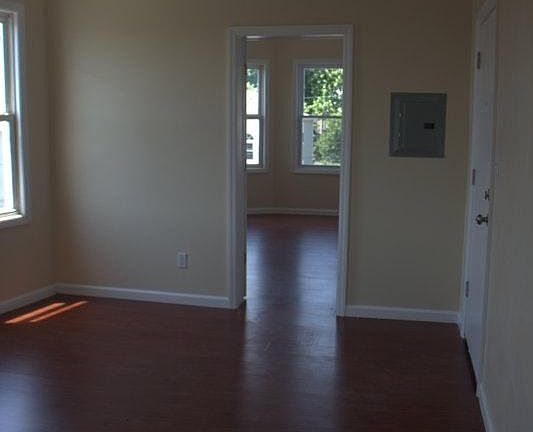3rd image of 390 14th Ave #2