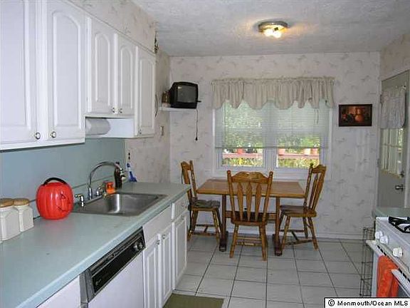 5th image of 1464 Colorado Dr