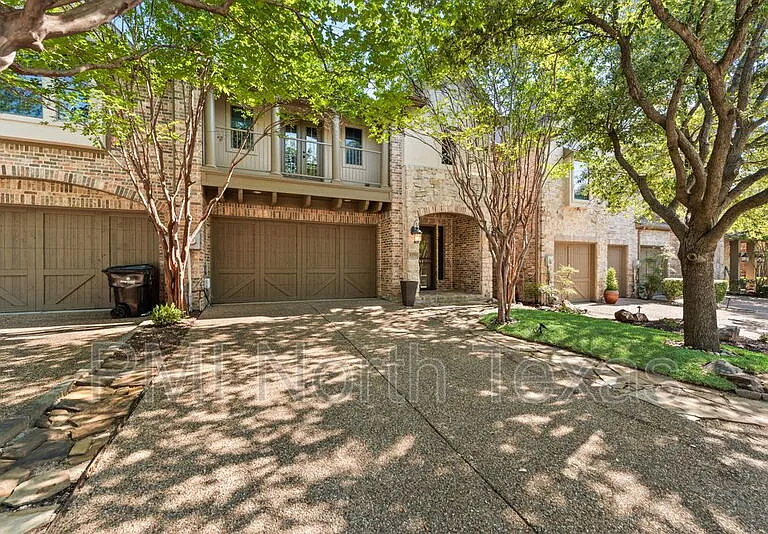 5379 Balmoral Dr — Photo 1
