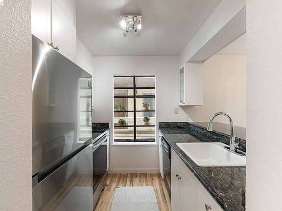 4th image of 3161 Birmingham Dr APT 209