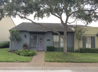 21 Lake Shore Dr, Corpus Christi, TX 78413