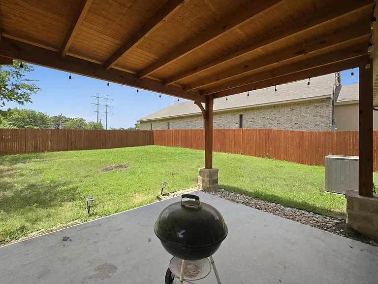 2125 Beaumont St — Photo 30