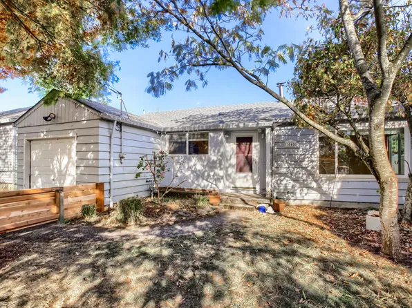 8045 SE Henderson St, Portland, OR 97206