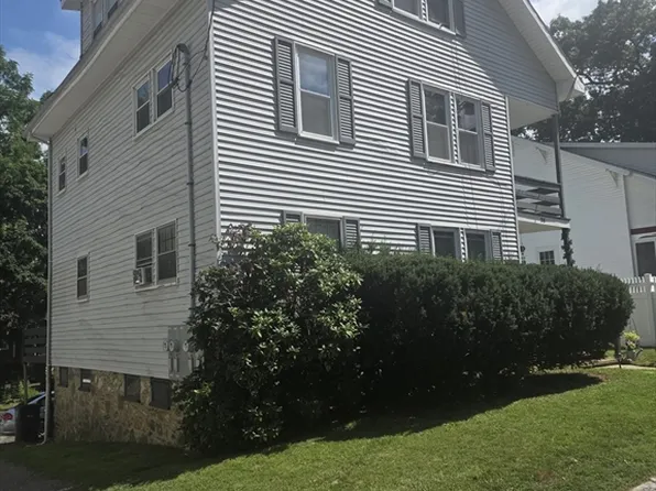 26 Harding Ct, Southbridge, MA 01550