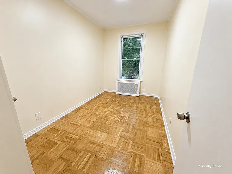 31-31 14th St #2 — Photo 7