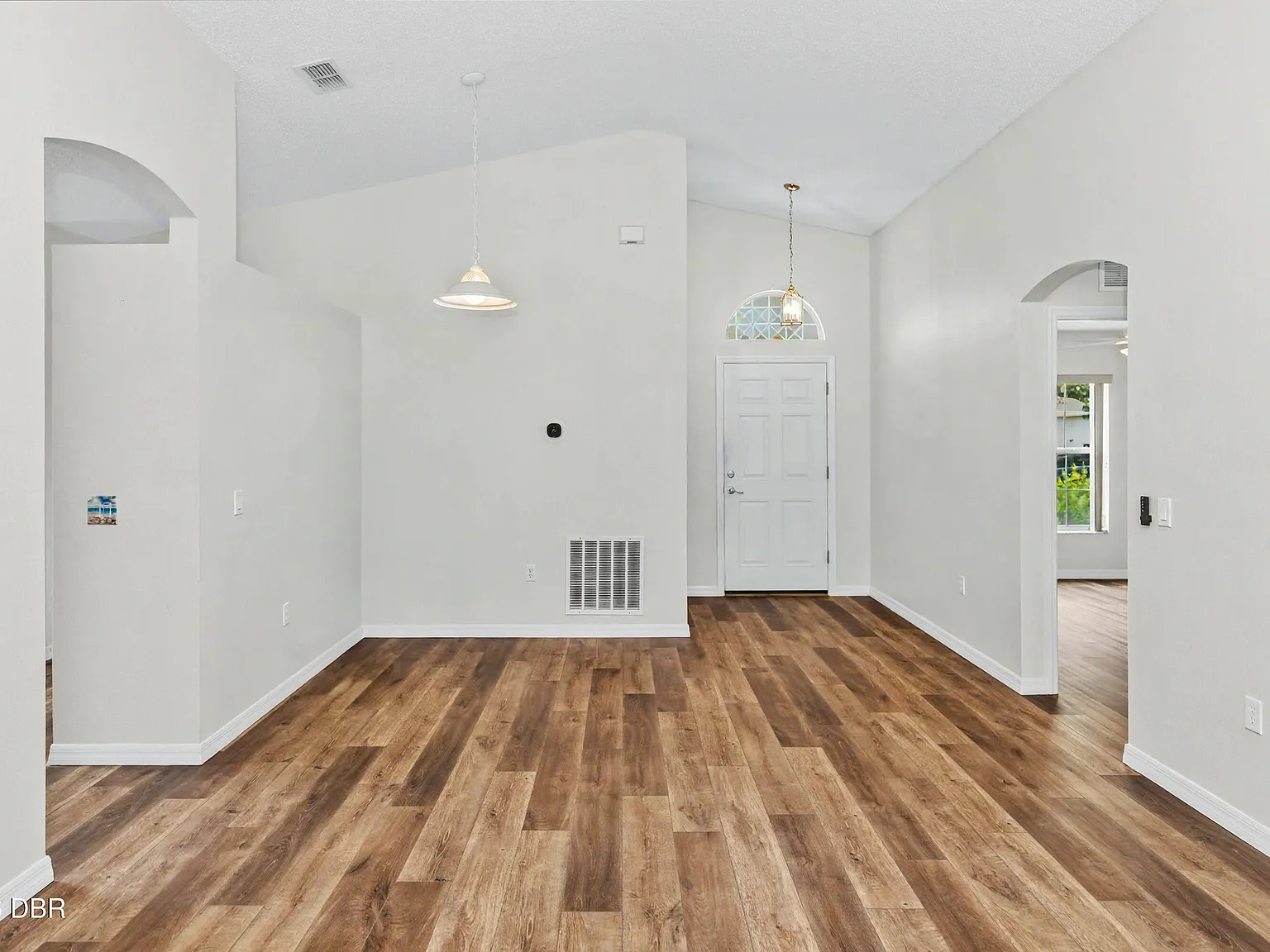 3 bed, 2.0 bath, 1514 sqft, $2,150 — Photo 4