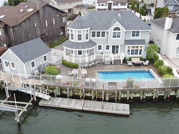 2nd image of 4067 Darby Ln