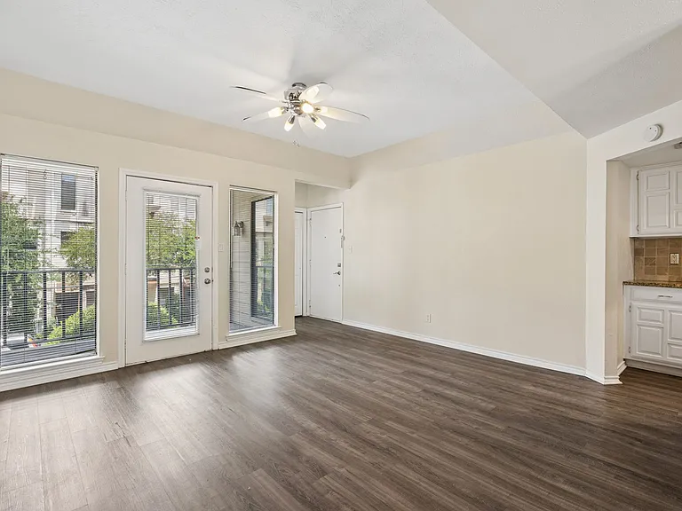 3105 San Jacinto St #220 — Photo 29