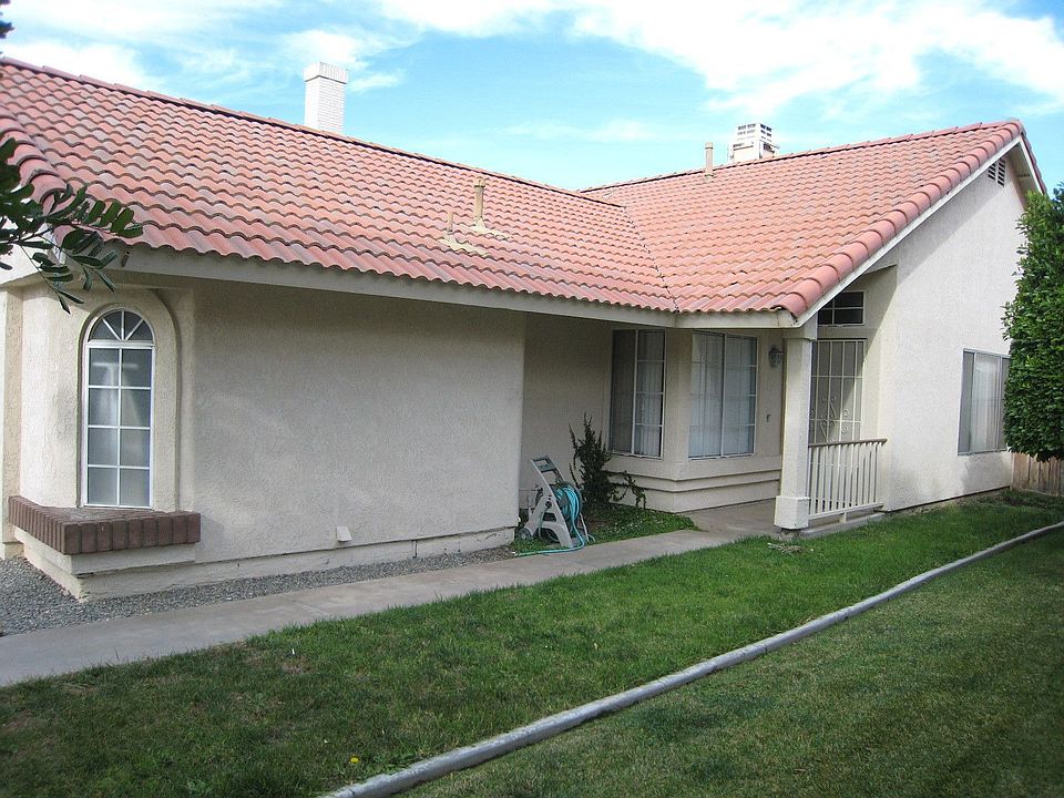 COMPLIMENTS OF PARK PLACE REAL ESTATE