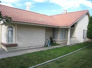 3527 Four Seasons Rd, Riverside, CA 92503