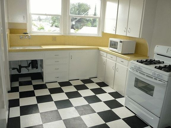 4th image of 234 Hamlet St