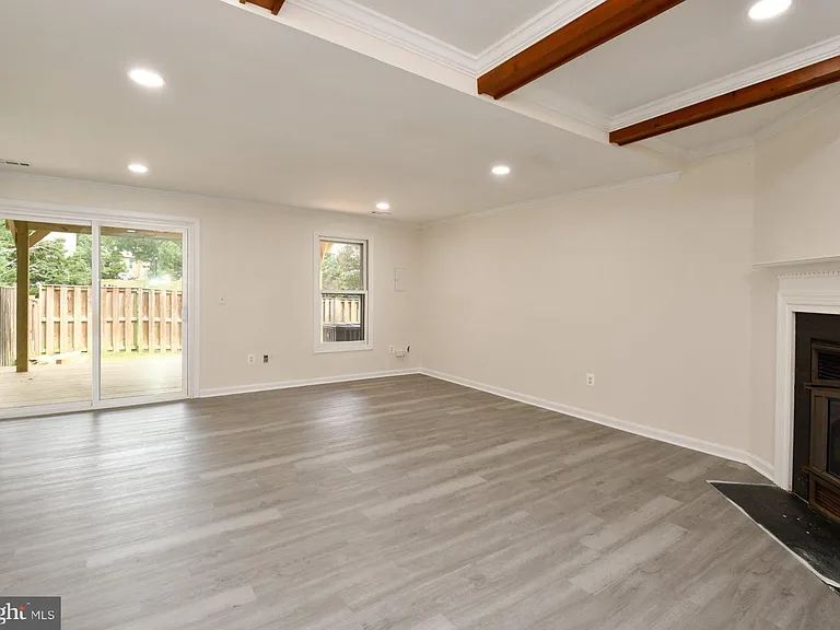 10709 Gideon Ct — Photo 33