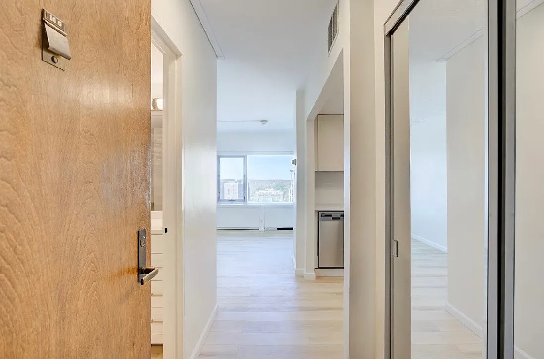 1 bed, 430 sqft, $2,000 — Photo 2