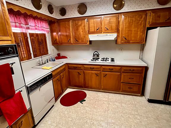 3rd image of 78 Buffington Ave