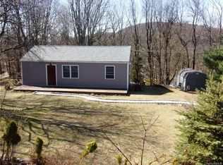36 Lookout Dr, Pt Jervis, NY 12771